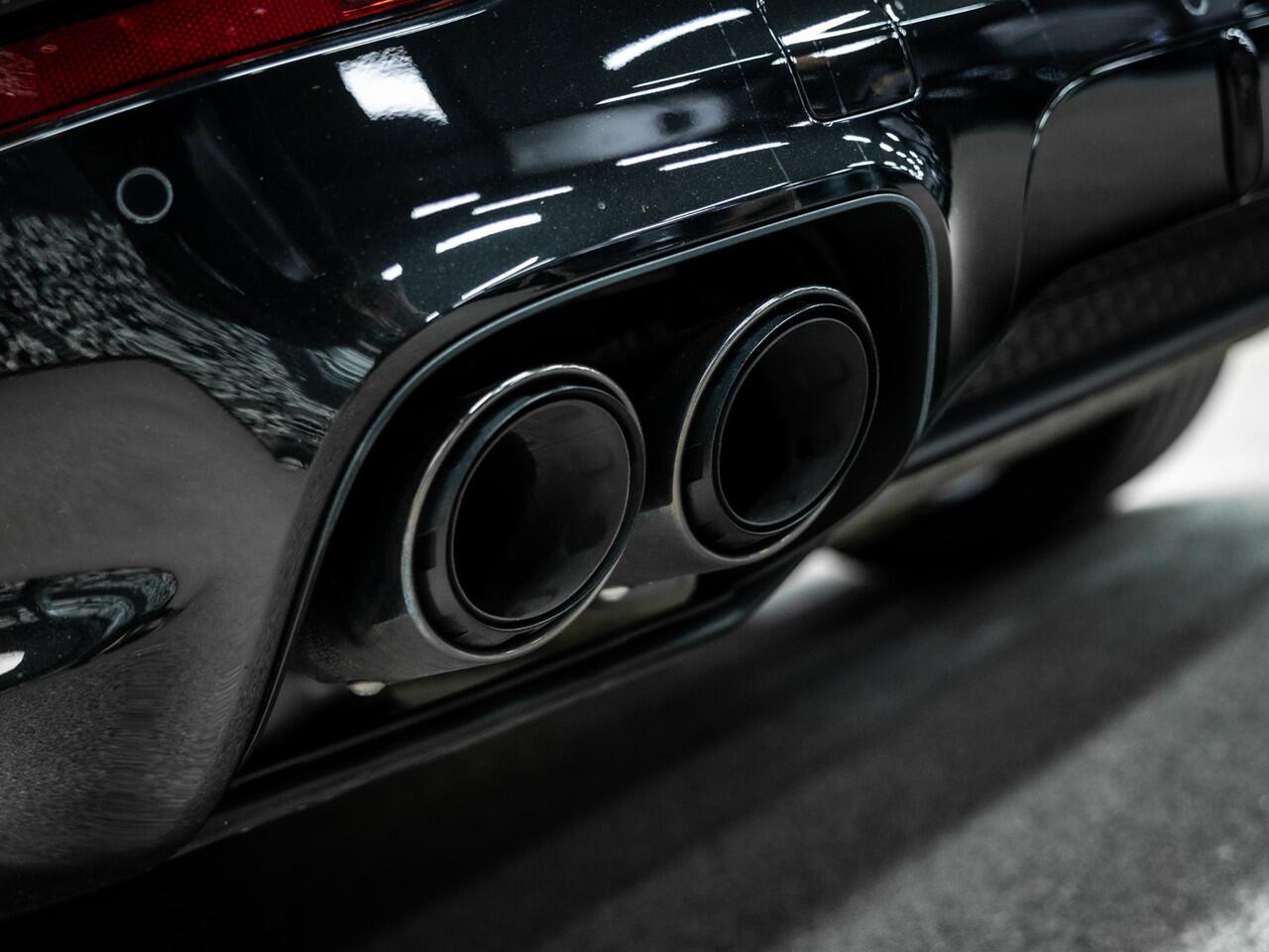 Porsche CAYENNE Coupé 3.0 E-Hybrid Black Edition | Sportuitlaat | Stoelverwarming en verkoeling | Sport Chrono |