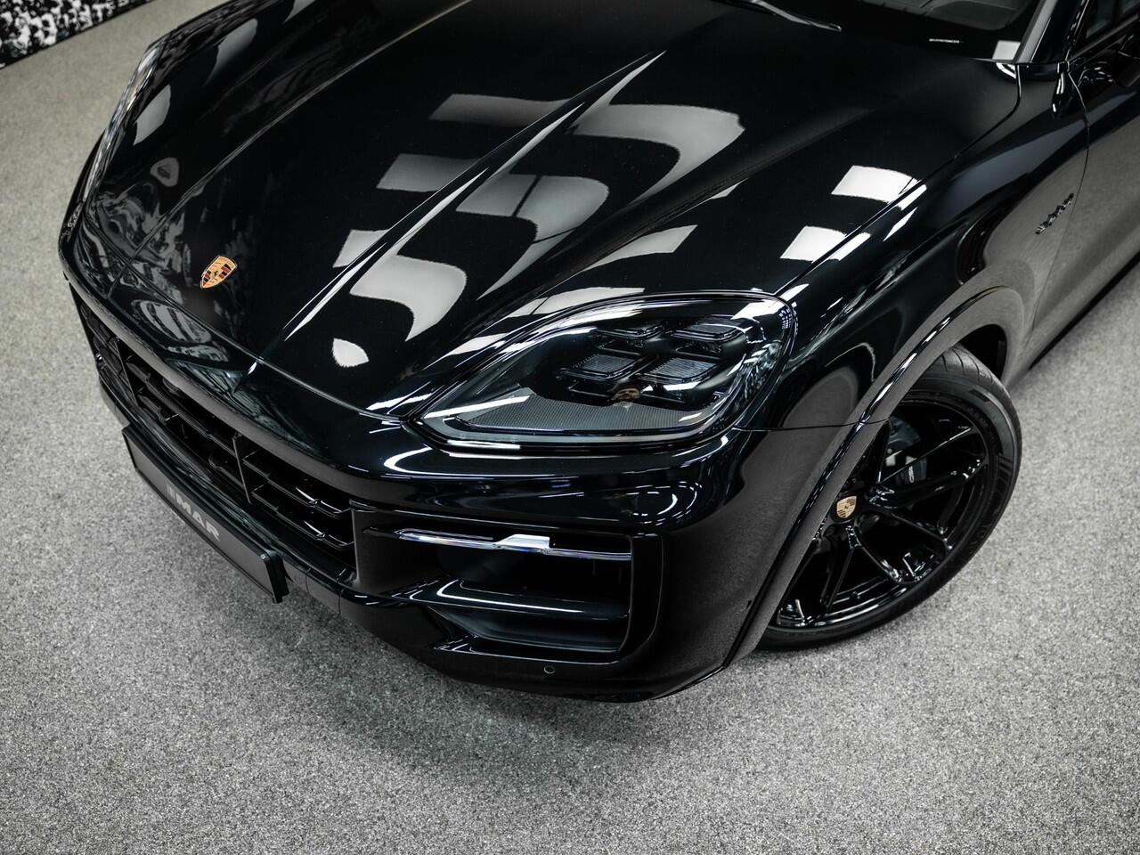 Porsche CAYENNE Coupé 3.0 E-Hybrid Black Edition | Sportuitlaat | Stoelverwarming en verkoeling | Sport Chrono |