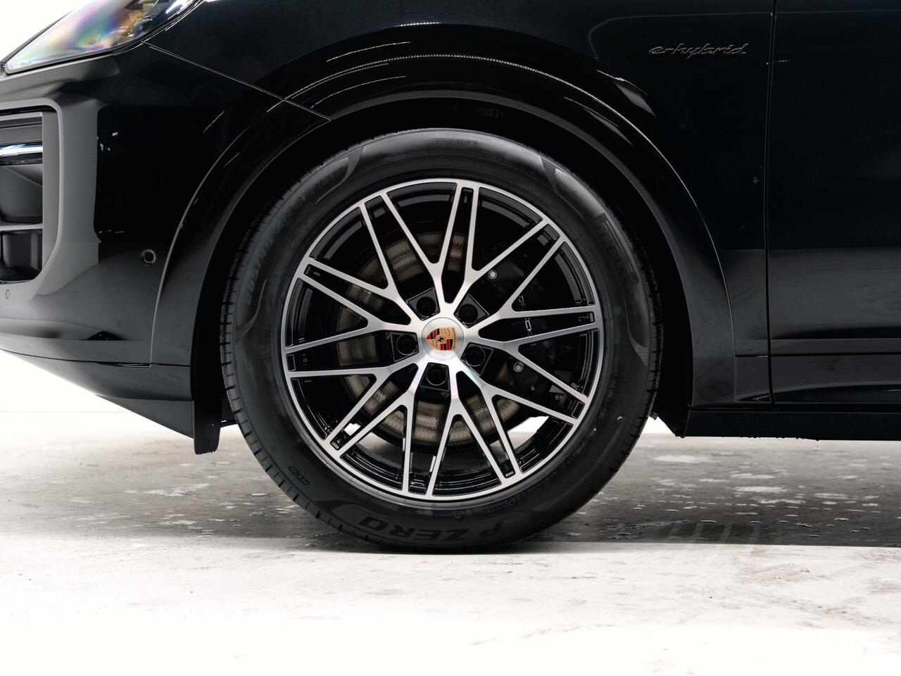 Porsche CAYENNE E-Hybrid Black Edition