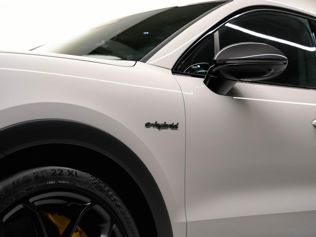 Porsche CAYENNE Turbo E-Hybrid Coupé with GT Package