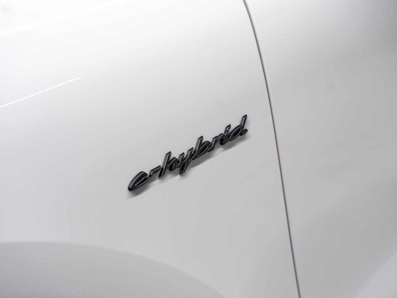 Porsche CAYENNE Turbo E-Hybrid Coupé with GT Package