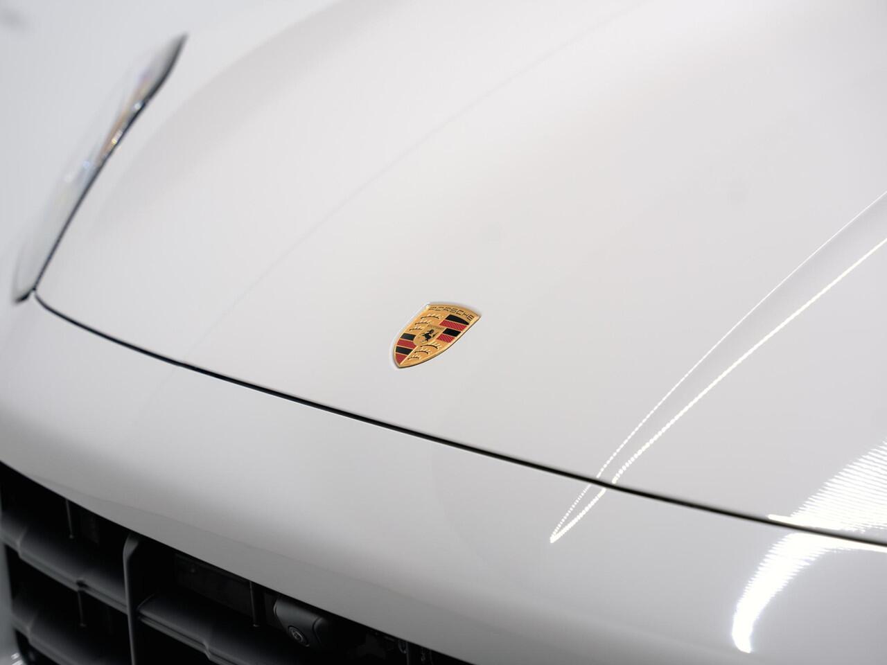 Porsche CAYENNE Turbo E-Hybrid Coupé with GT Package