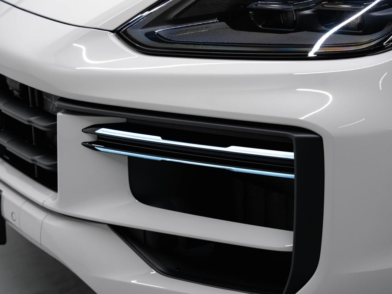 Porsche CAYENNE Turbo E-Hybrid Coupé with GT Package