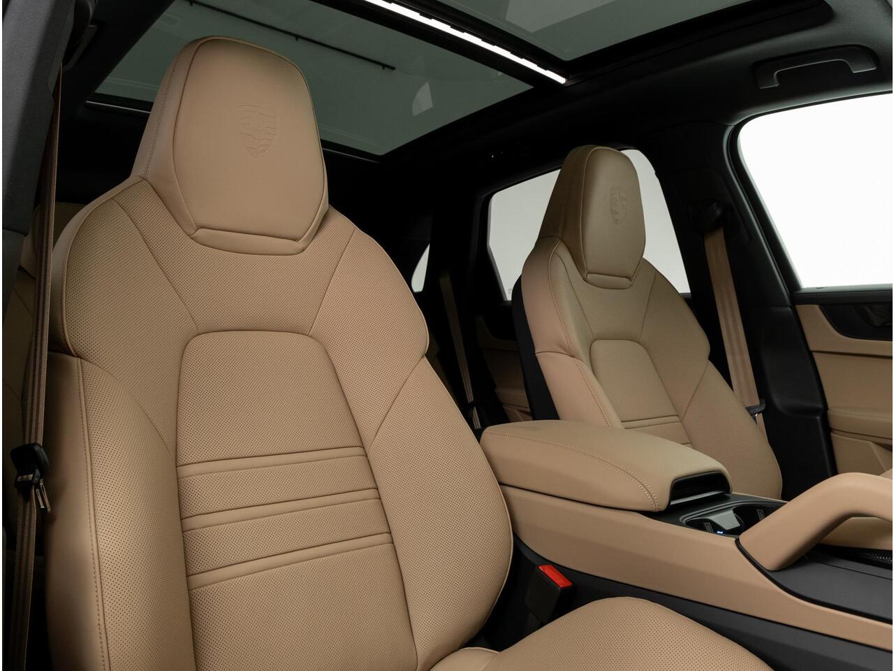 Porsche CAYENNE E-Hybrid Black Edition