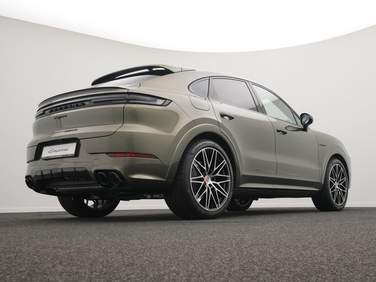 Porsche CAYENNE E-Hybrid Black Edition Coupé
