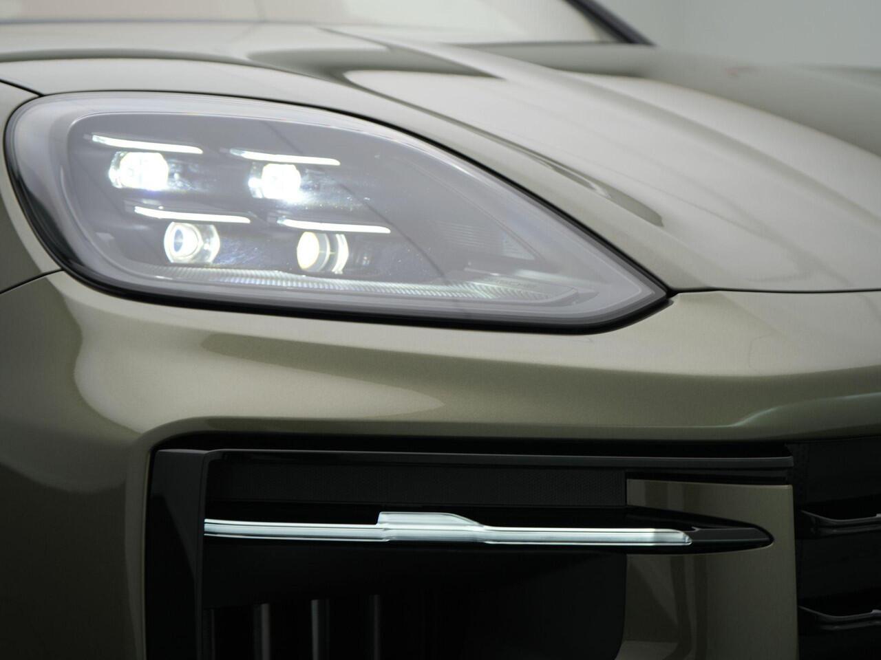 Porsche CAYENNE E-Hybrid Black Edition Coupé