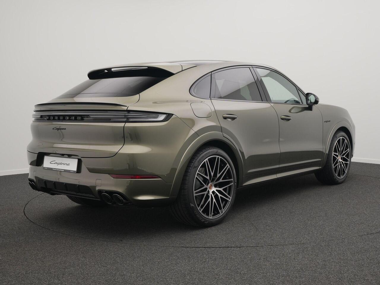 Porsche CAYENNE E-Hybrid Black Edition Coupé