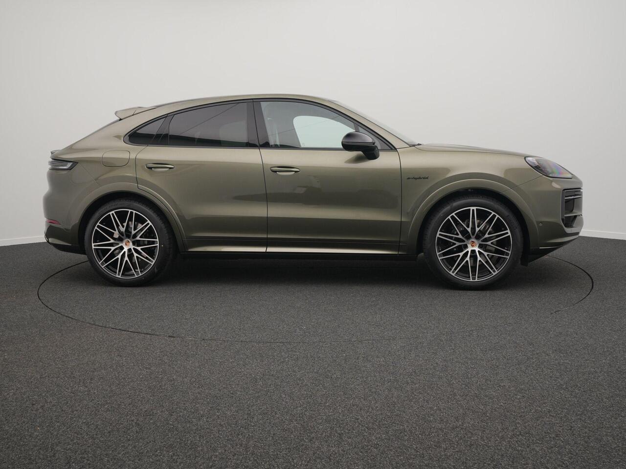 Porsche CAYENNE E-Hybrid Black Edition Coupé