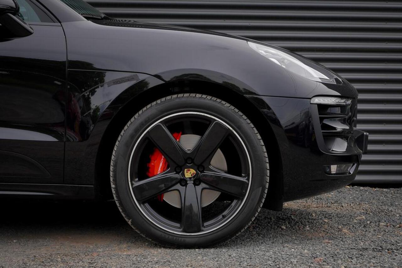 Porsche MACAN 3.0 GTS / Pano / Leder / Luchtvering / NL Auto / 21''