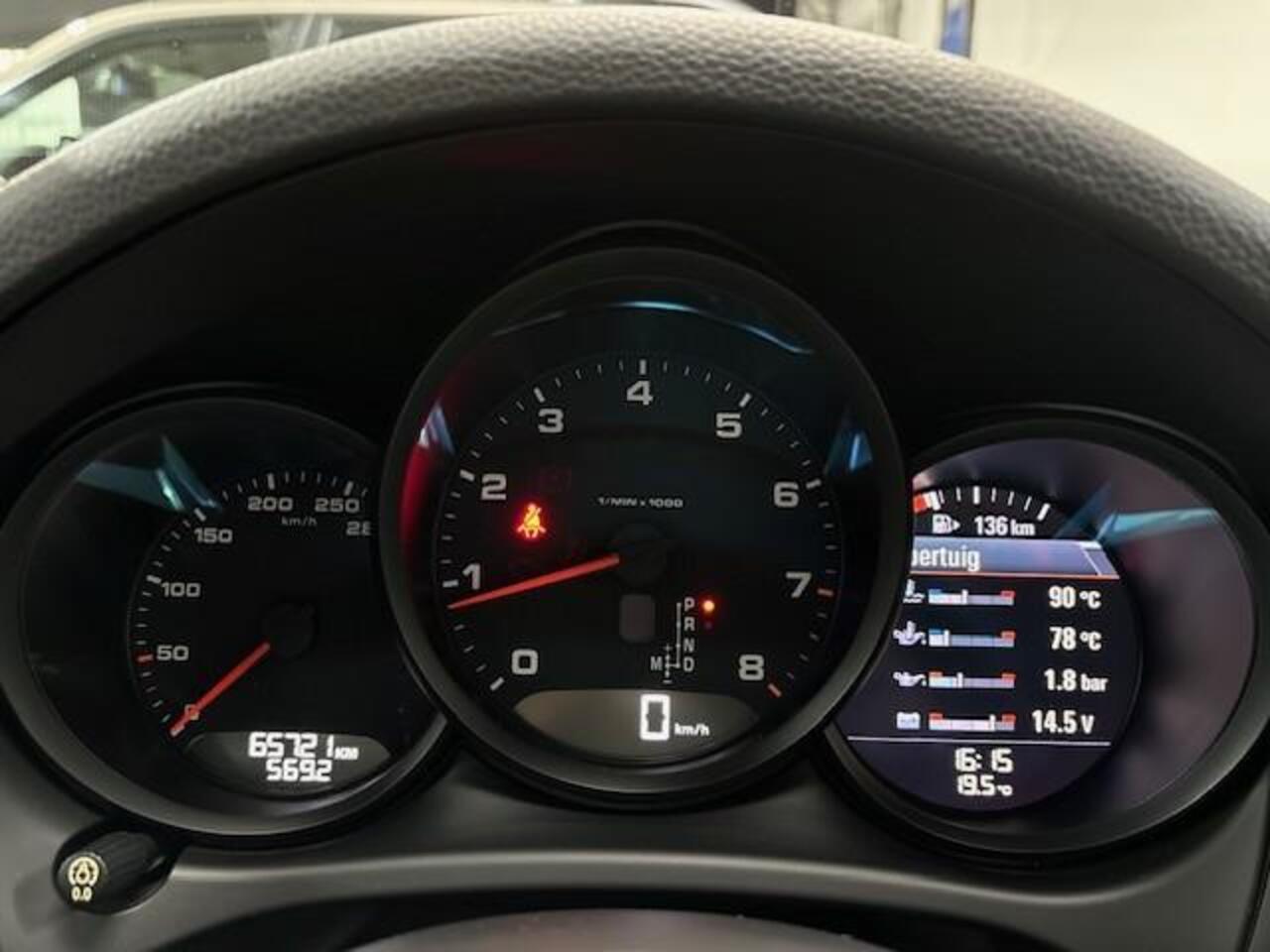 Porsche MACAN 2.0 | Panoramadak | Luchtvering | Apple Car Play | Memory | Onderhoudshistorie |