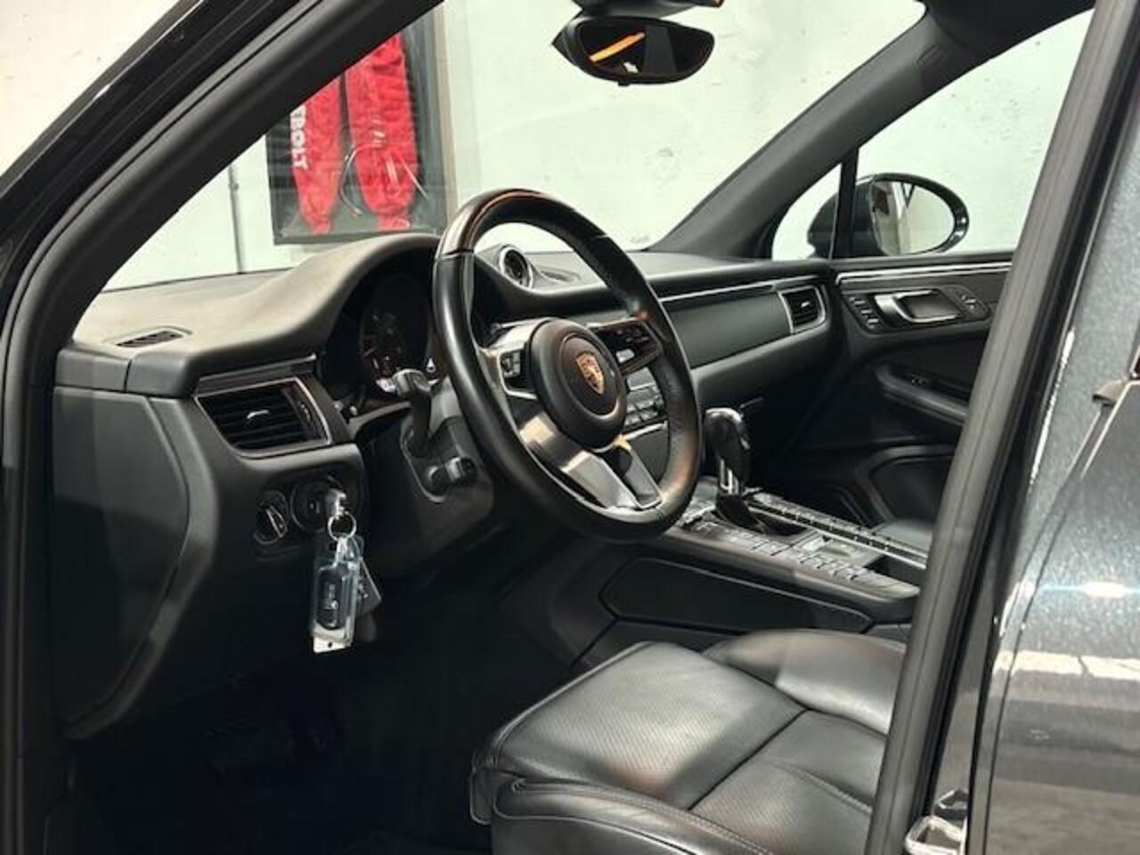 Porsche MACAN 2.0 | Panoramadak | Luchtvering | Apple Car Play | Memory | Onderhoudshistorie |