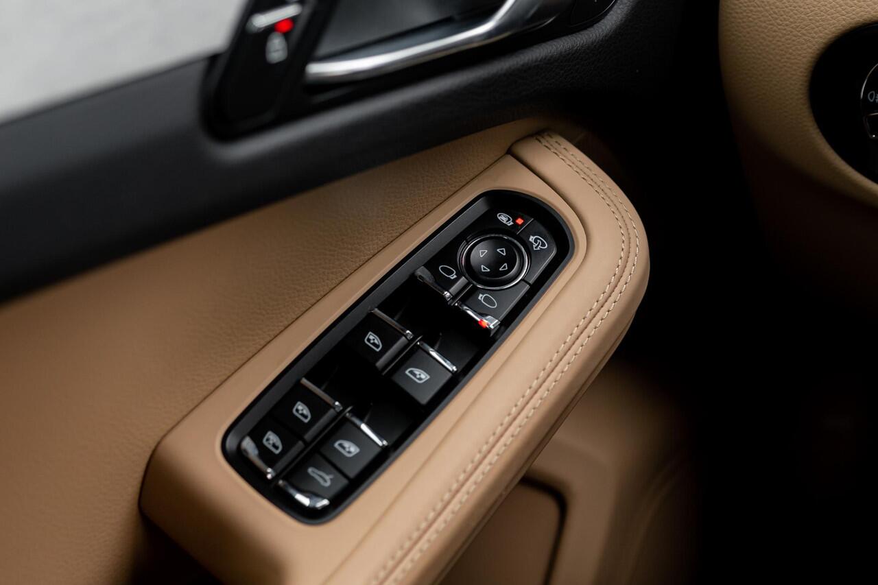 Porsche MACAN S 354pk | BiColor | Lucht | 360gr | Chrono | 1. Eig.