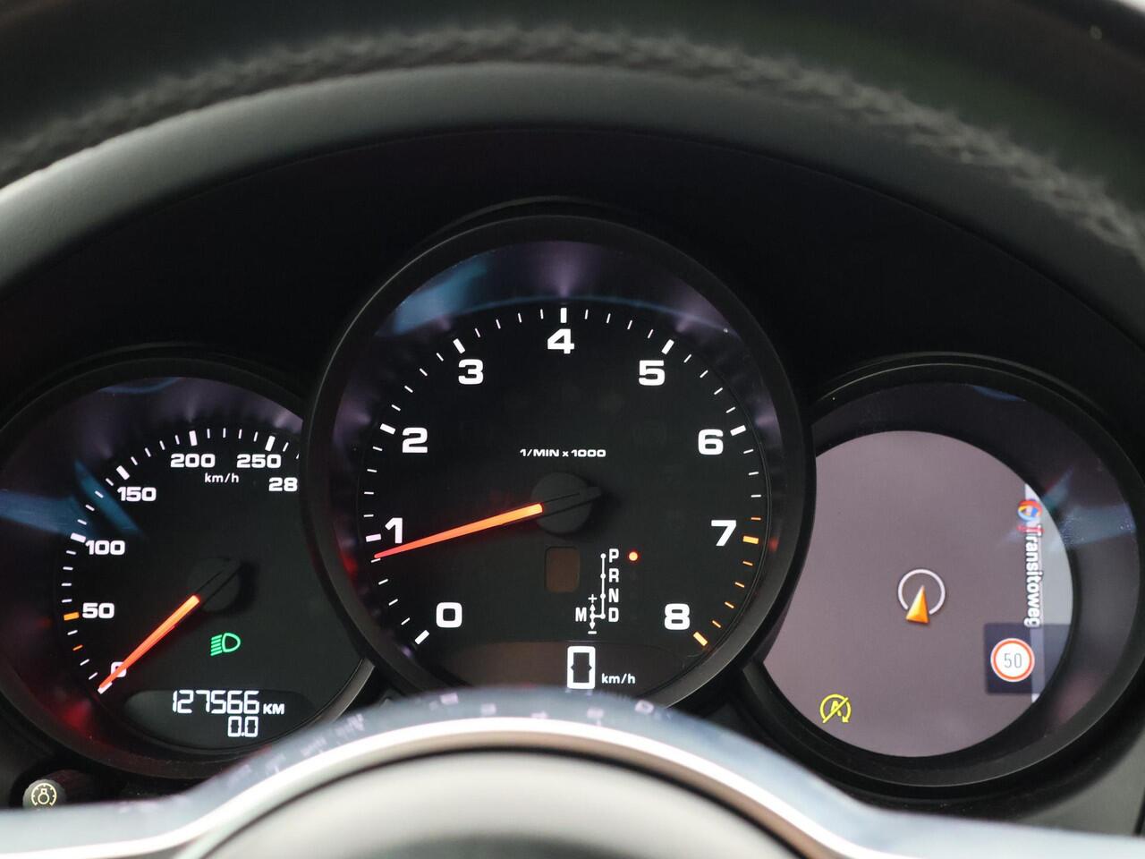 Porsche MACAN 2.0 AUT. FACELIFT MODEL + PANORAMA | LUCHTVERING | 21 INCH | STOELVERW. V+A | CARRERAWIT METALLIC