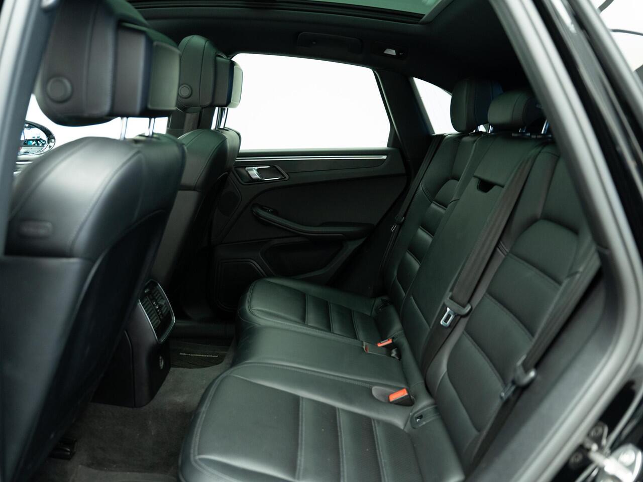 Porsche MACAN 2.0 |Pano|SportChrono|Facelift|Carplay|