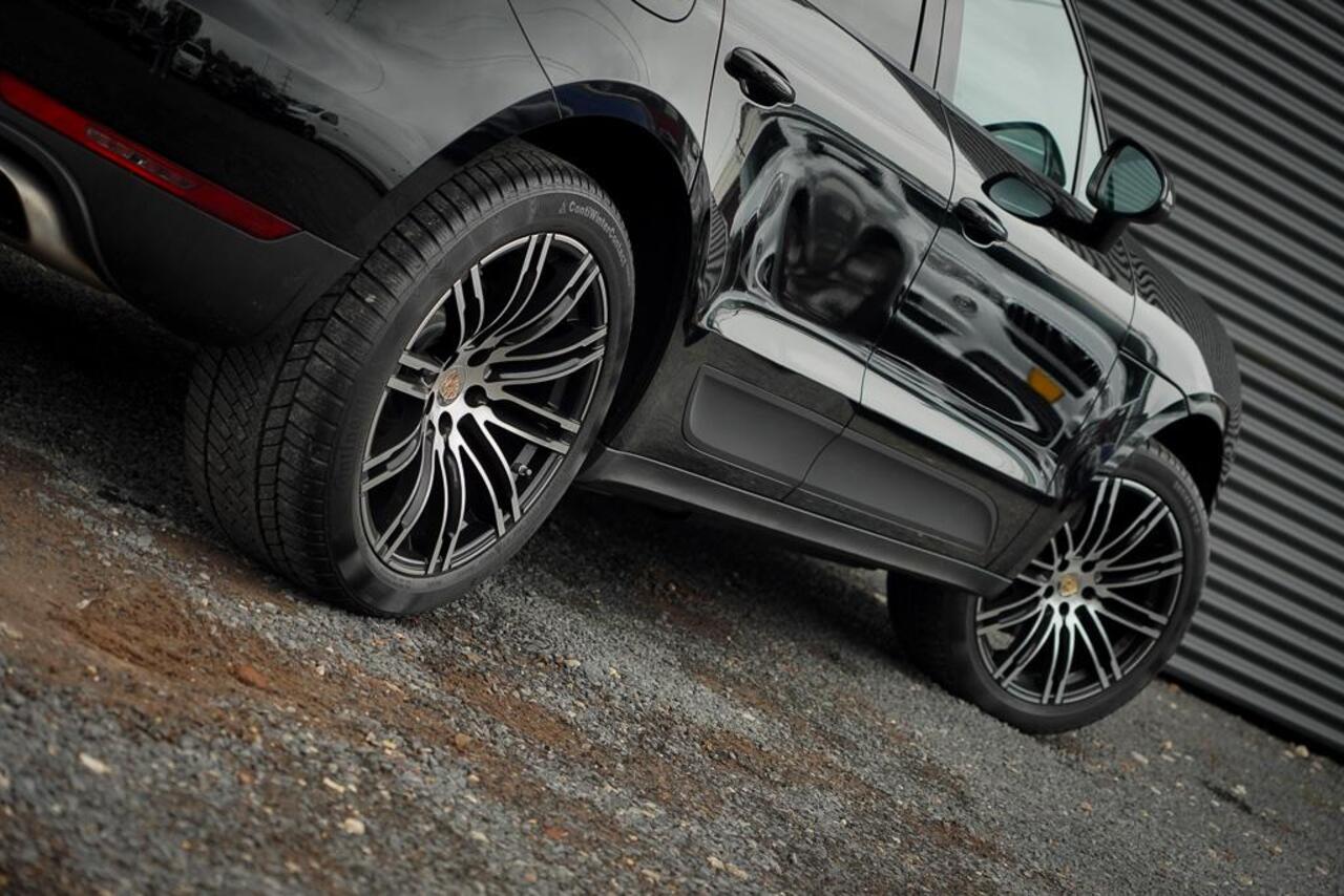 Porsche MACAN 2.0 / Panoramadak / Incl BTW / 20'' / Stoelverwarming