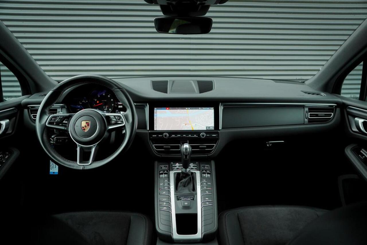 Porsche MACAN 2.0 / Panoramadak / Incl BTW / 20'' / Stoelverwarming