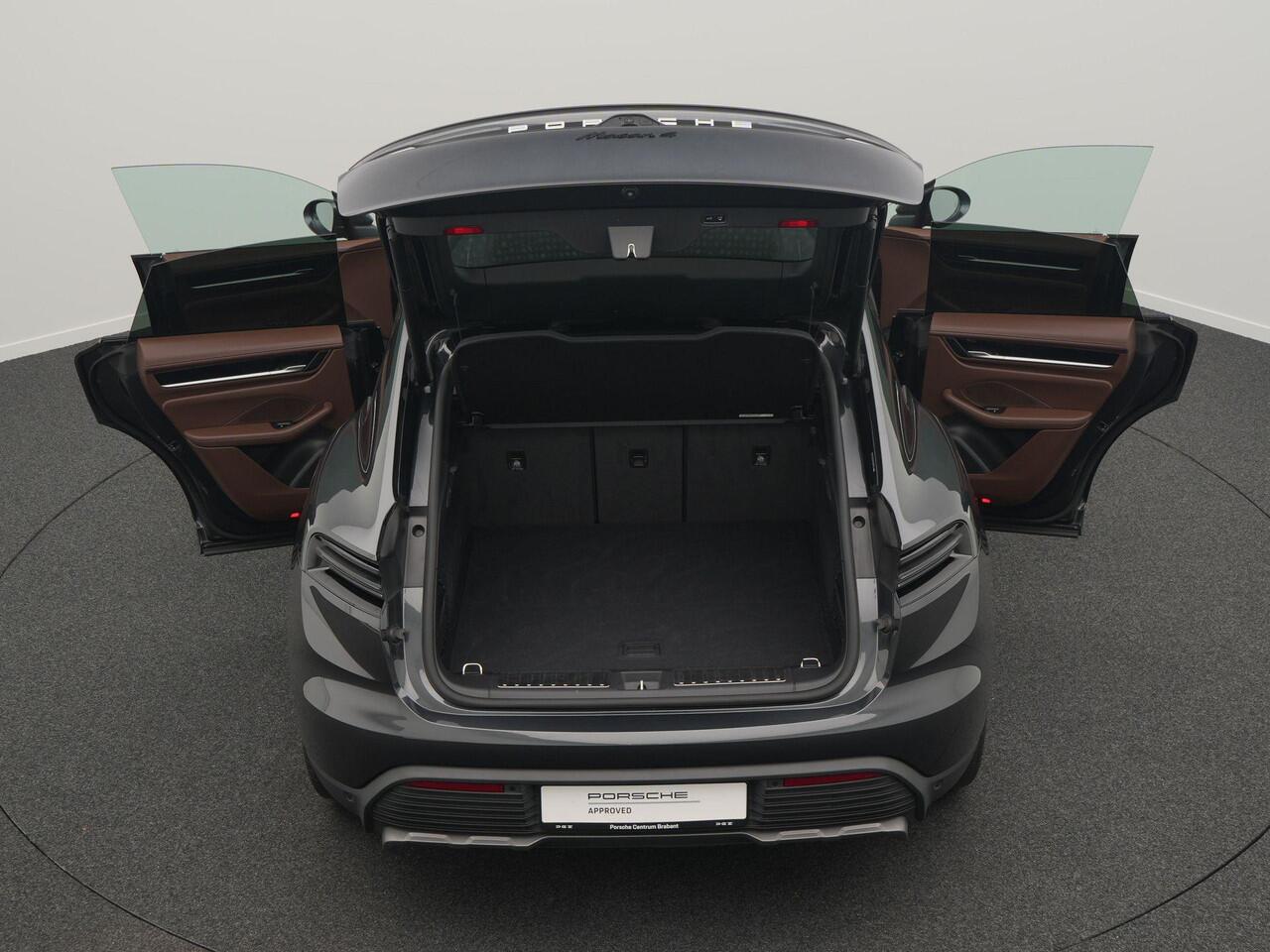 Porsche MACAN 4