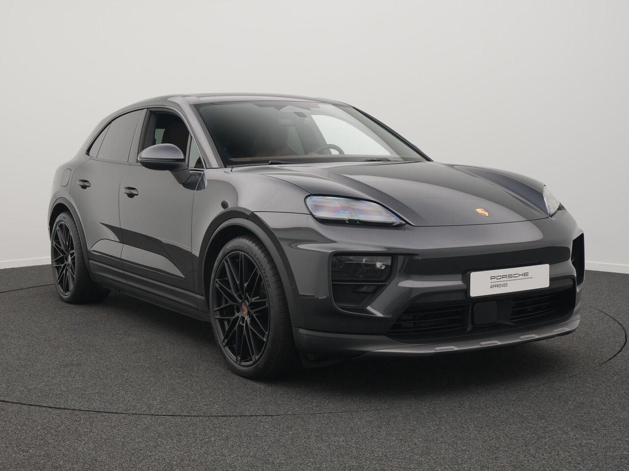 Porsche MACAN 4