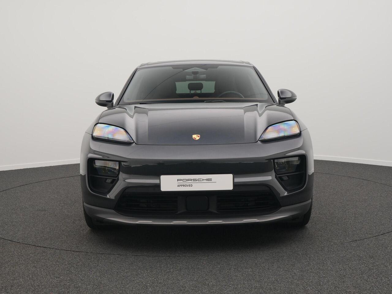 Porsche MACAN 4