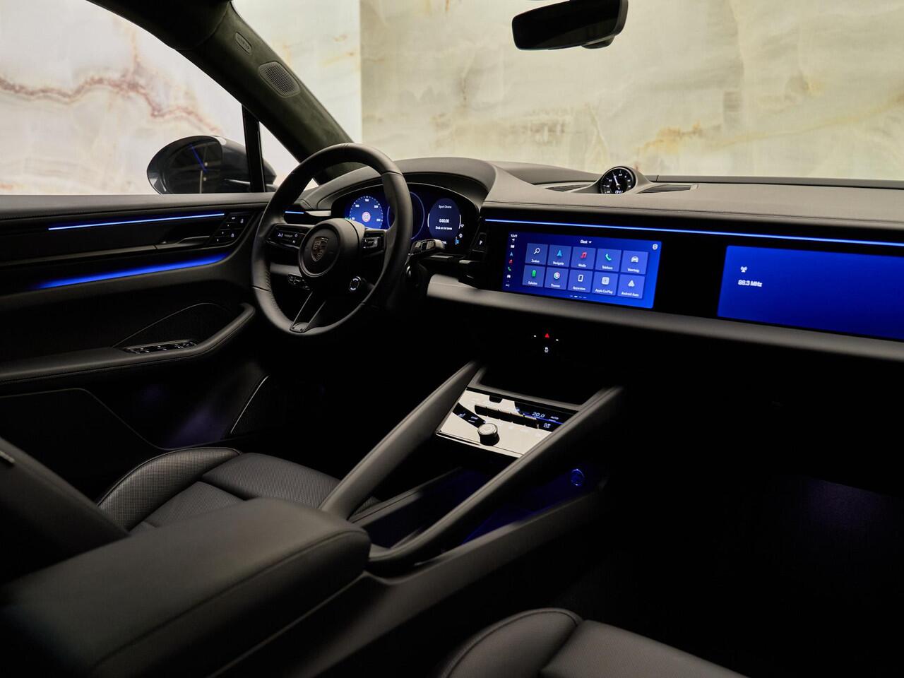 Porsche MACAN Turbo, pano, tr.haak, 22", Burmester, HUD, surround view, bijrijdersdisplay, matrix-LED, luchtv., privacy