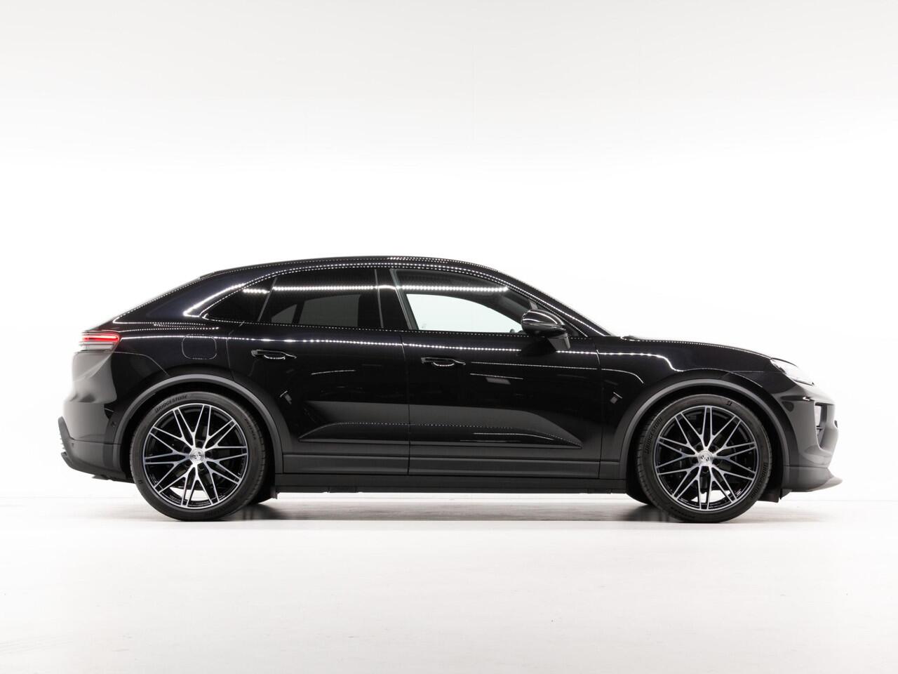 Porsche MACAN 4