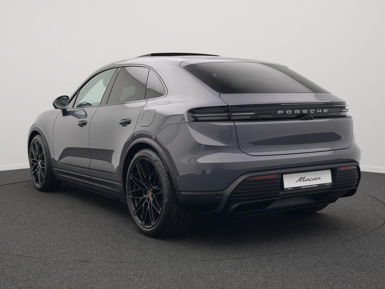 Porsche MACAN 4