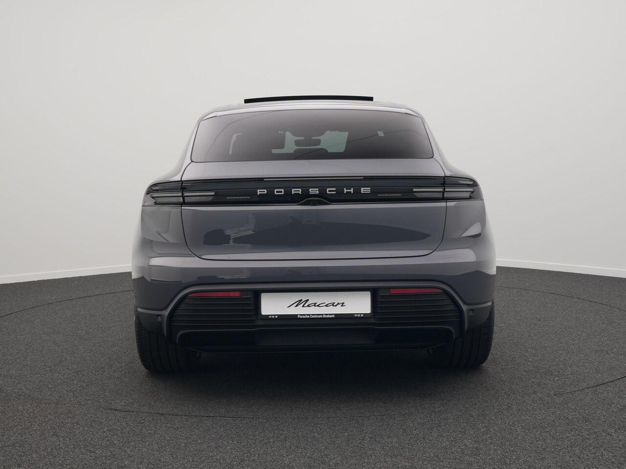 Porsche MACAN 4