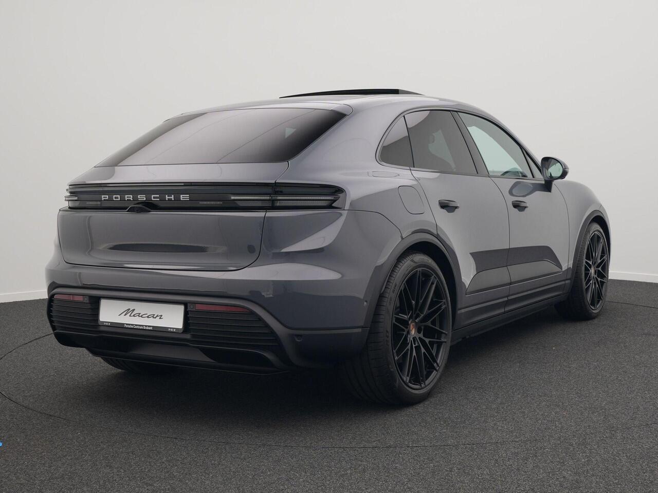 Porsche MACAN 4