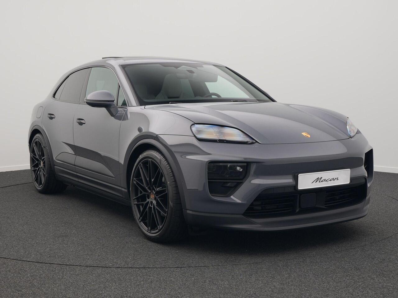 Porsche MACAN 4