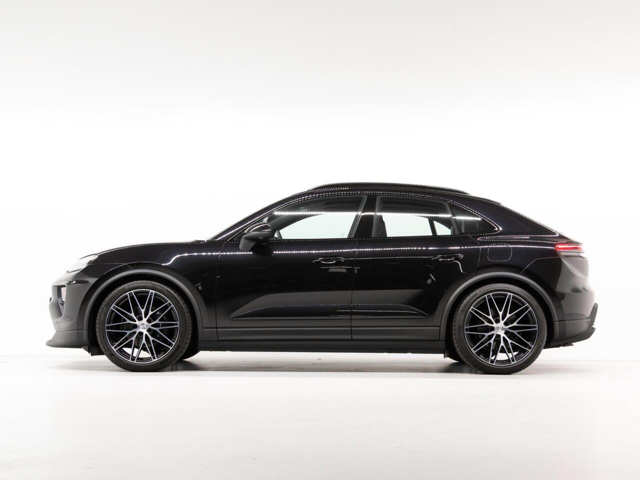 Porsche MACAN 4