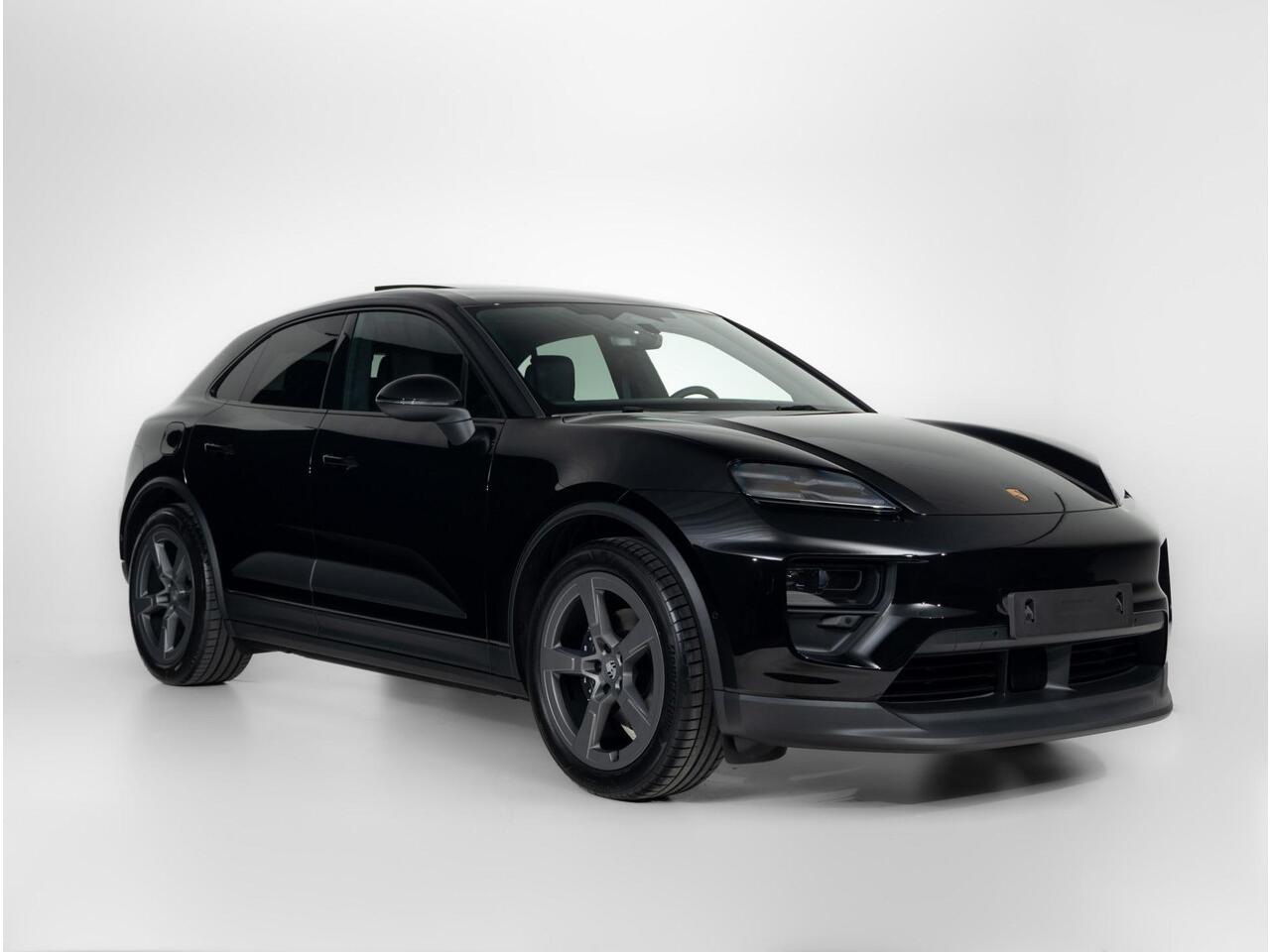 Porsche MACAN 4