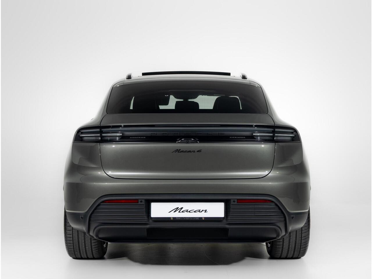 Porsche MACAN 4