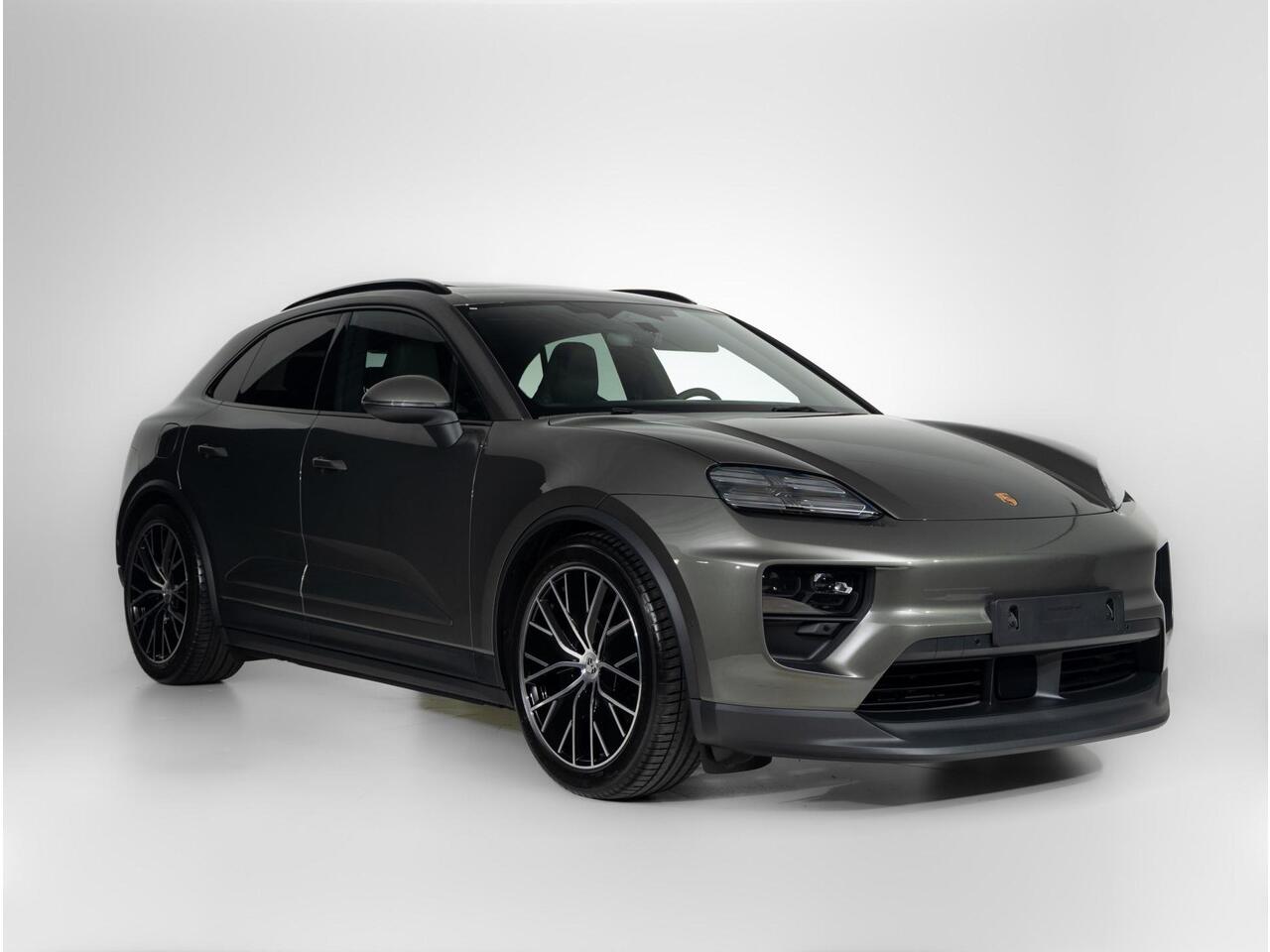 Porsche MACAN 4