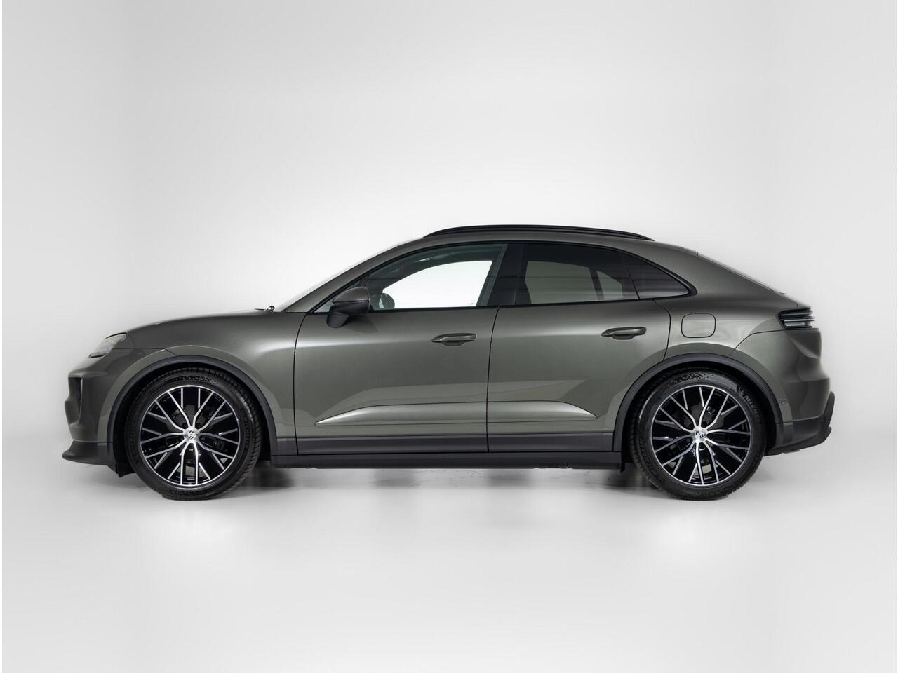 Porsche MACAN 4