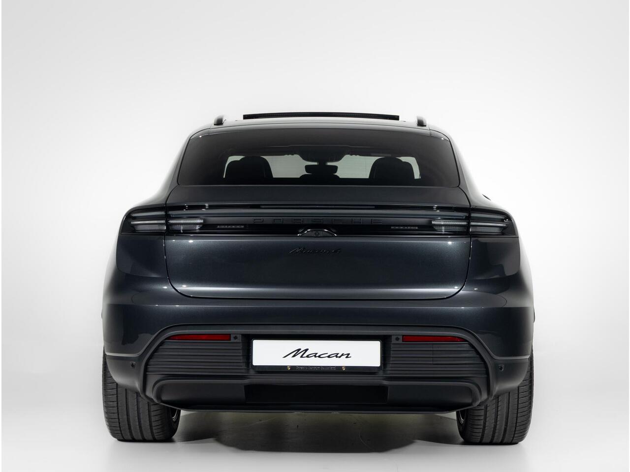 Porsche MACAN 4