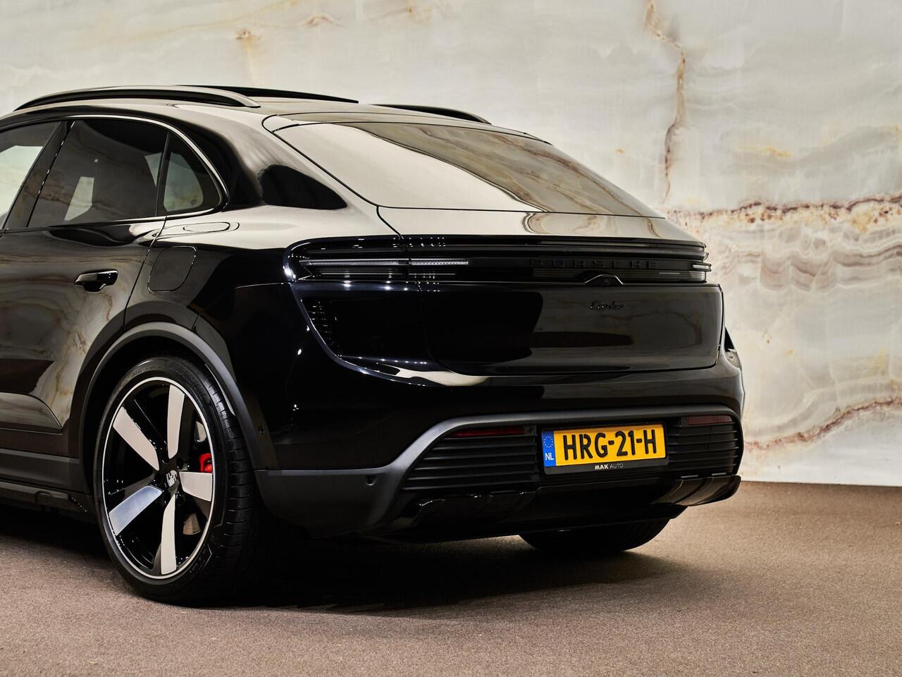 Porsche MACAN Turbo, Offroad Design, Burmester, InnoDrive, bijrijdersdisplay, 22", pano, HUD, LED-matrix, tr.haak, privacy, NP160k