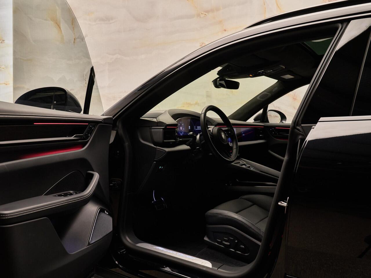 Porsche MACAN Turbo, Offroad Design, Burmester, InnoDrive, bijrijdersdisplay, 22", pano, HUD, LED-matrix, tr.haak, privacy, NP160k