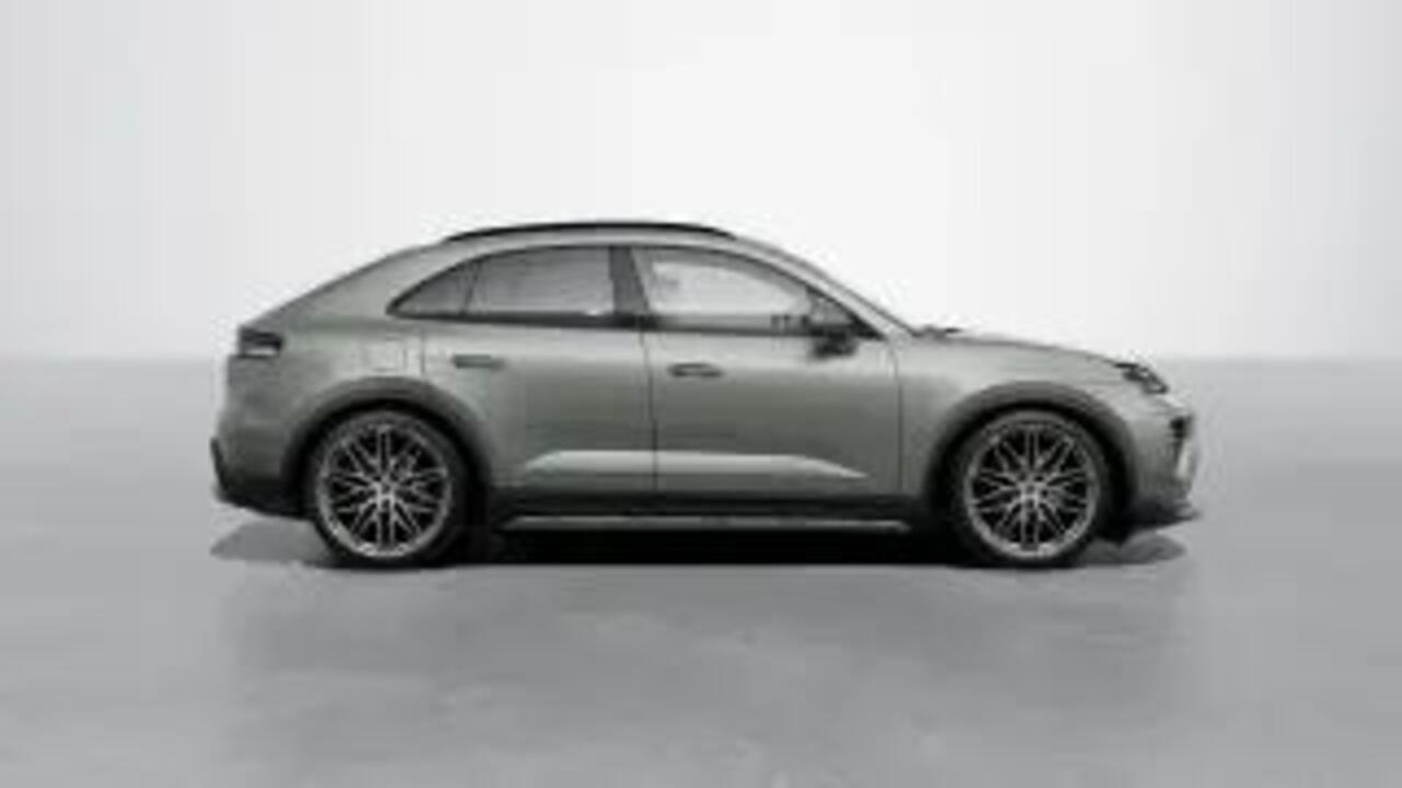 Porsche MACAN 4