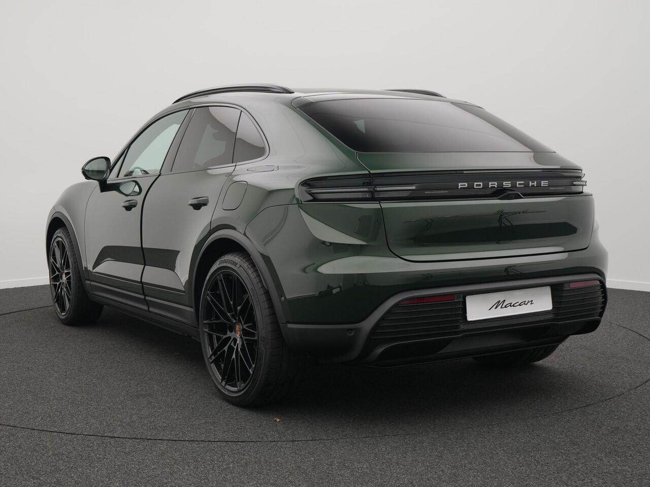 Porsche MACAN 4