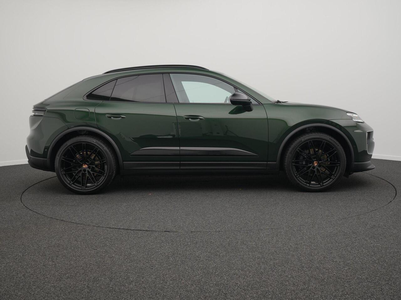 Porsche MACAN 4