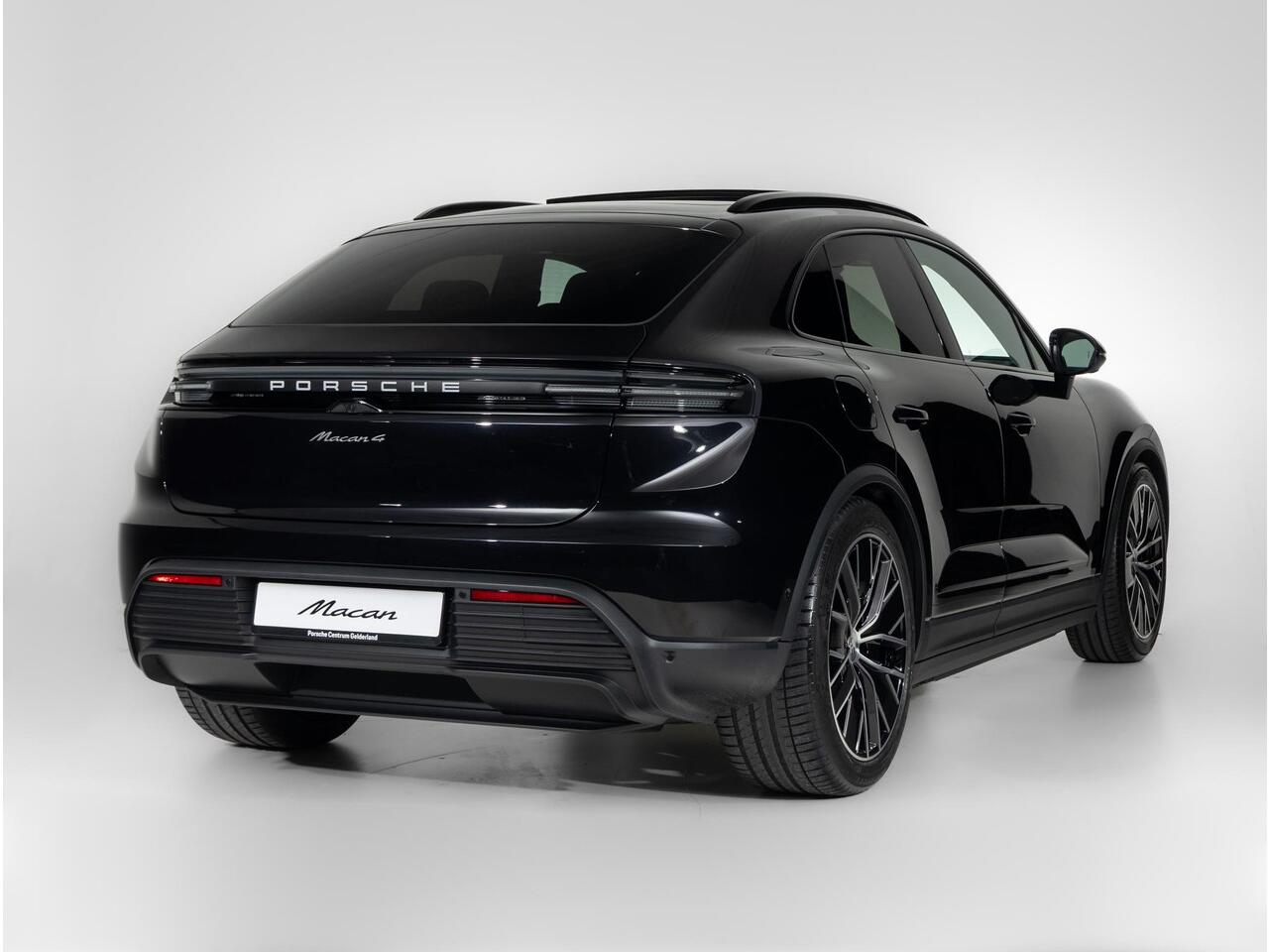 Porsche MACAN 4