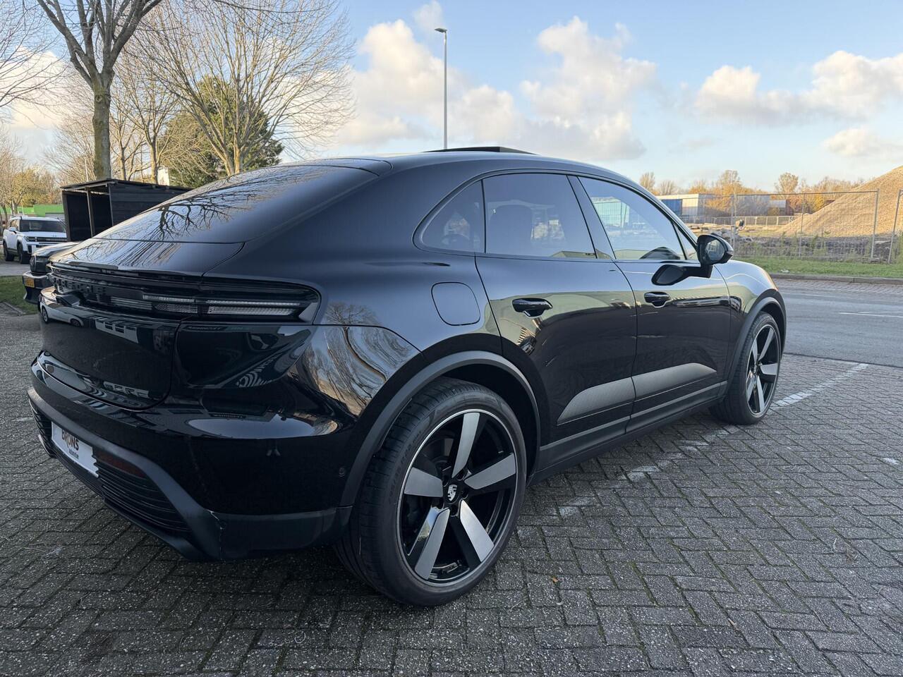 Porsche MACAN 4 pano l 22 inc l Lucht vering l Stoel koeling
