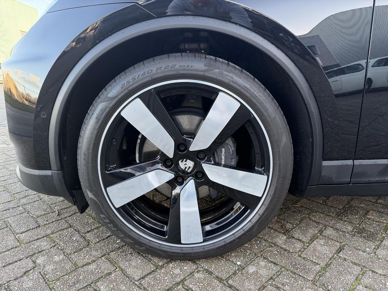 Porsche MACAN 4 pano l 22 inc l Lucht vering l Stoel koeling