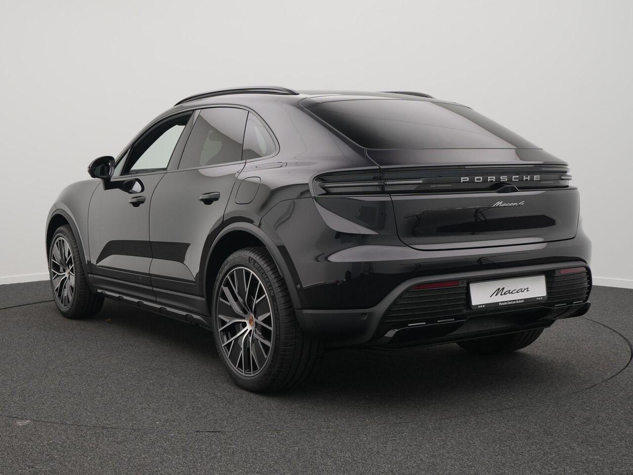 Porsche MACAN 4