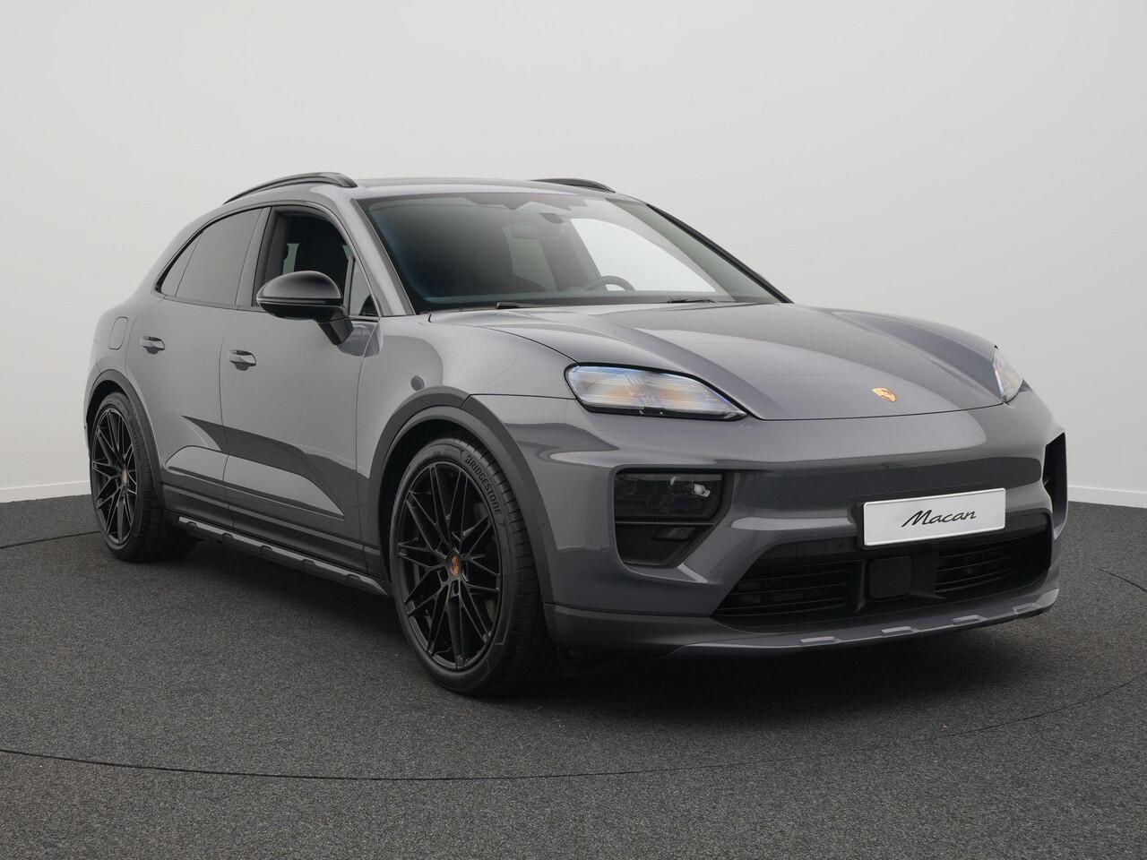 Porsche MACAN 4