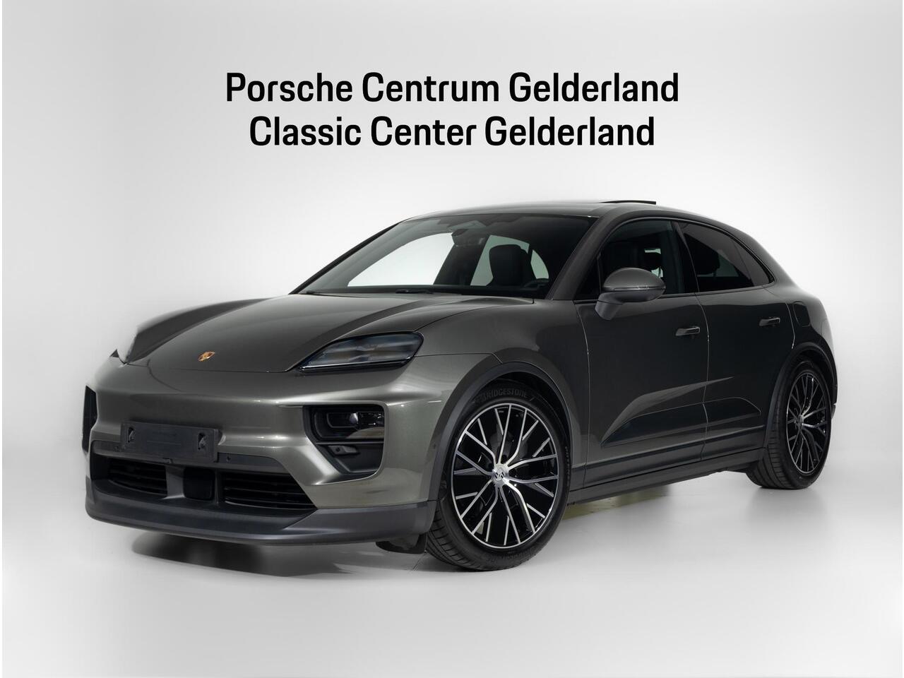 Porsche MACAN 4