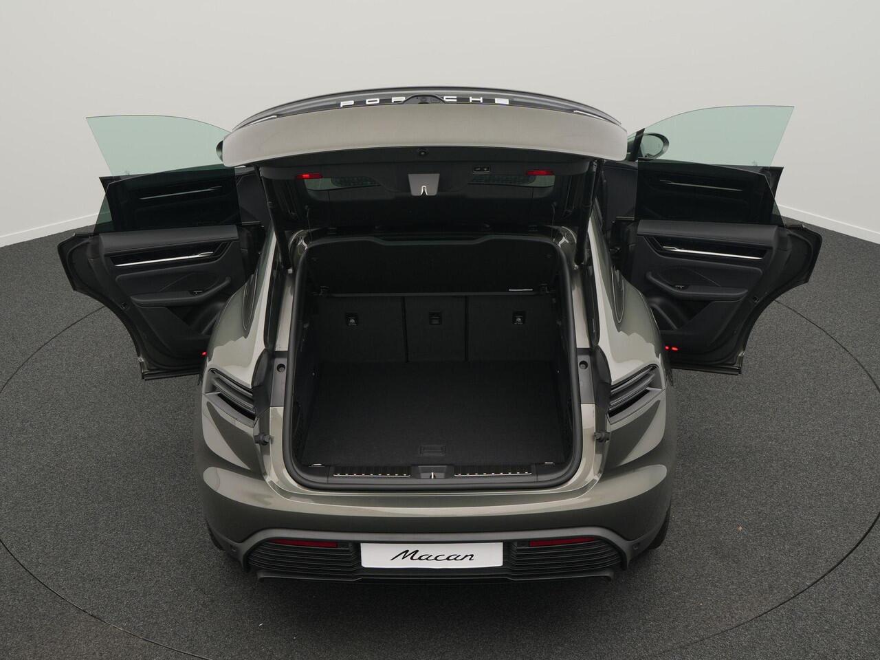 Porsche MACAN 4