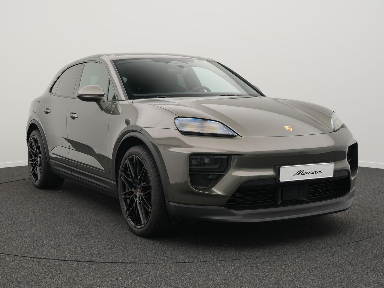 Porsche MACAN 4