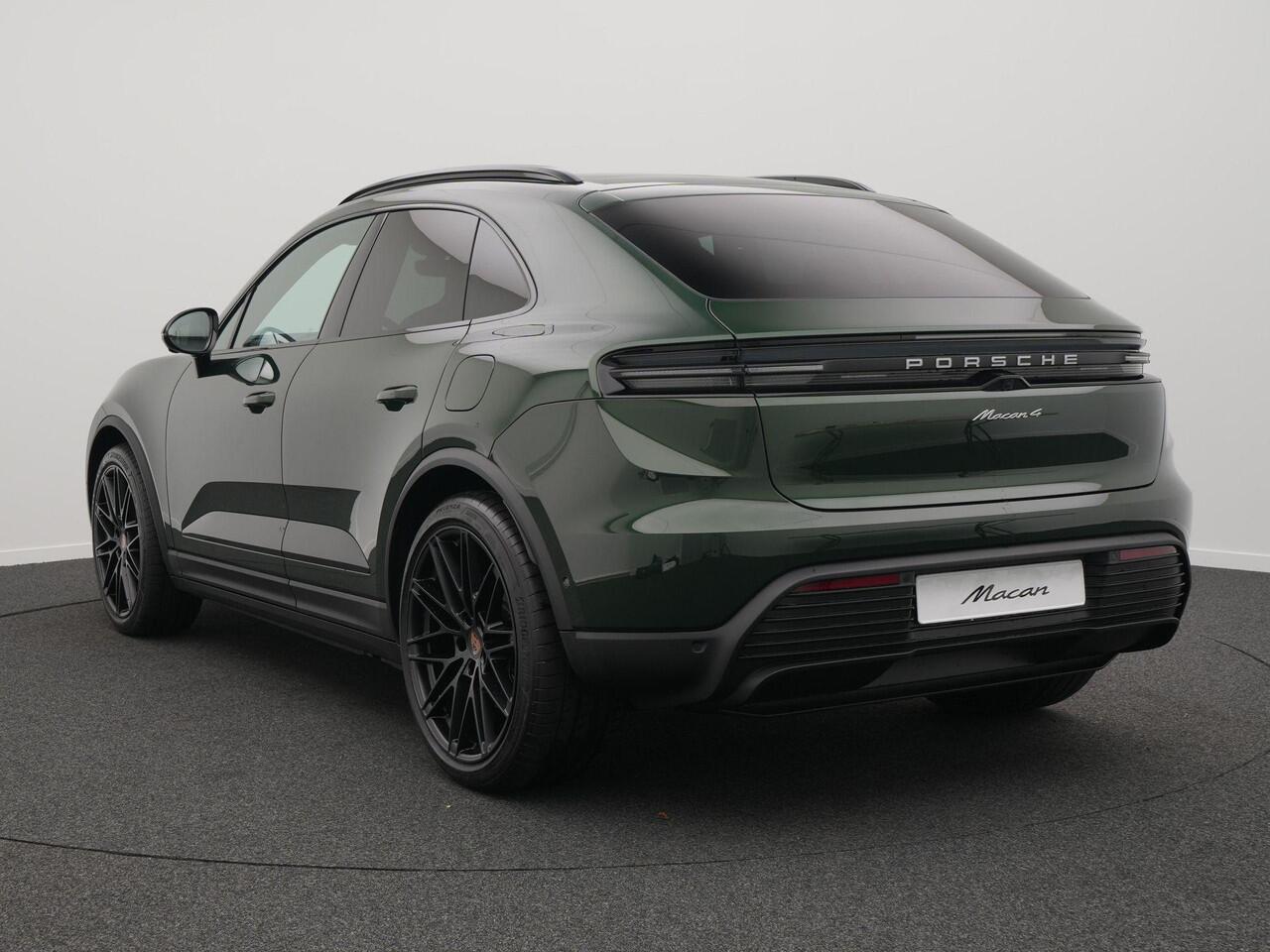 Porsche MACAN 4