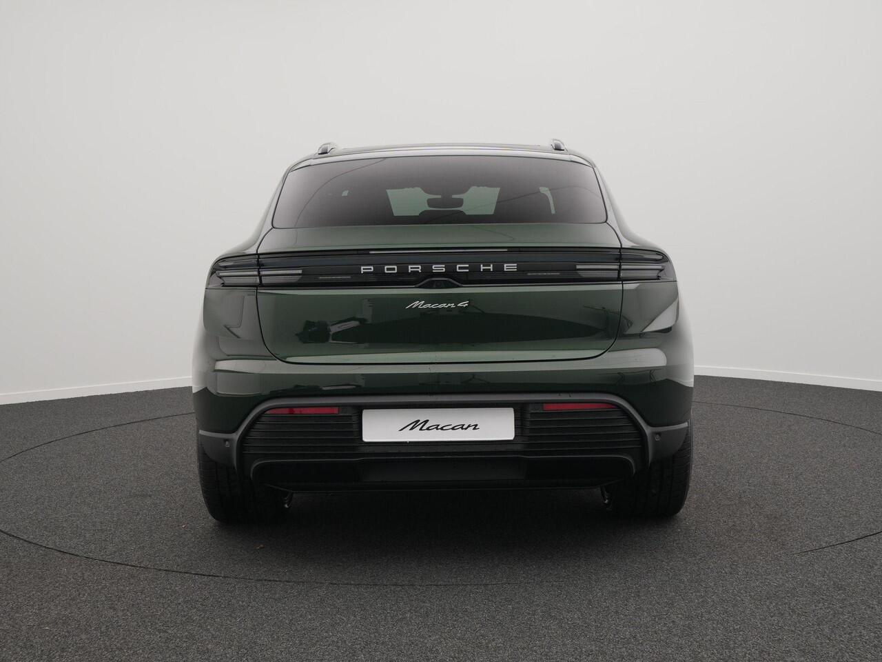 Porsche MACAN 4